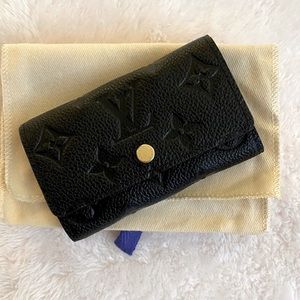 Authentic Louis Vuitton 6 key pouch holder black